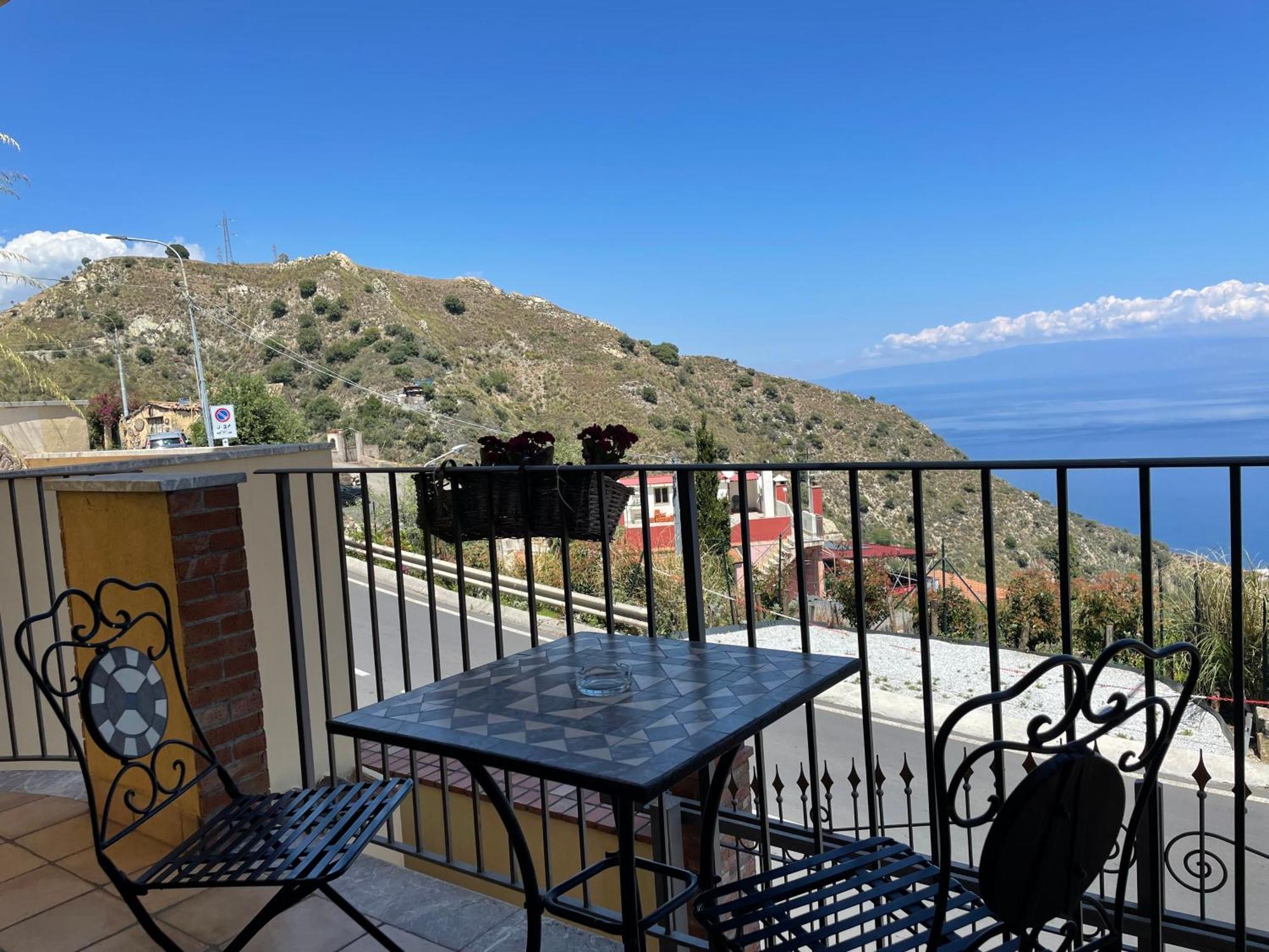 Villa Da Vinci Luxury Panoramic Apartments - Taormina Rooms Collection Exterior photo
