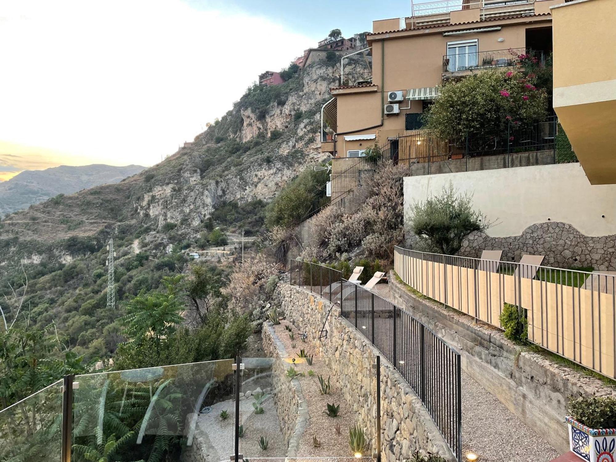 Villa Da Vinci Luxury Panoramic Apartments - Taormina Rooms Collection Exterior photo