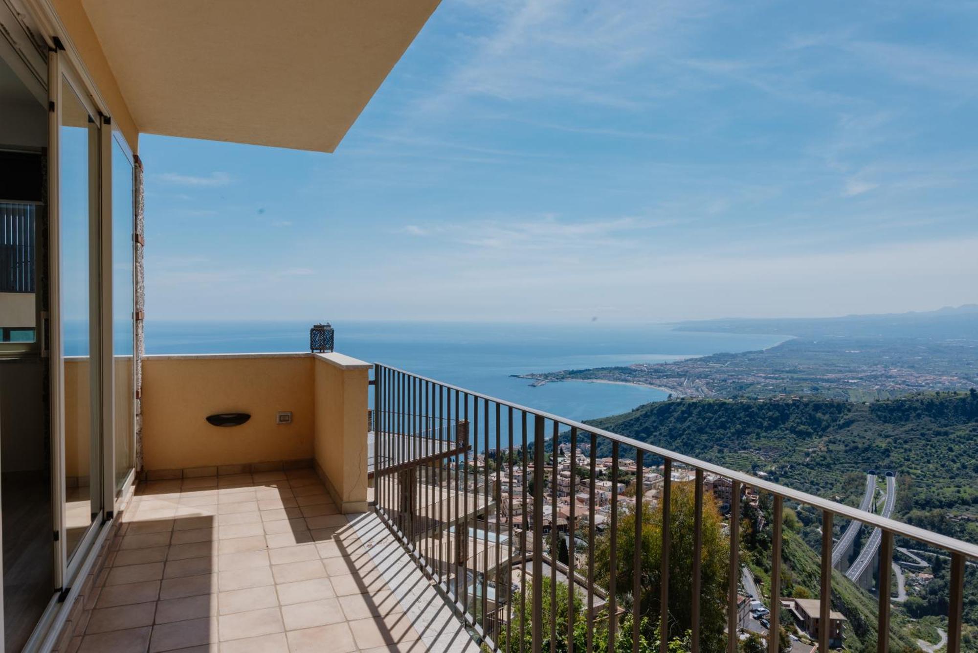 Villa Da Vinci Luxury Panoramic Apartments - Taormina Rooms Collection Exterior photo