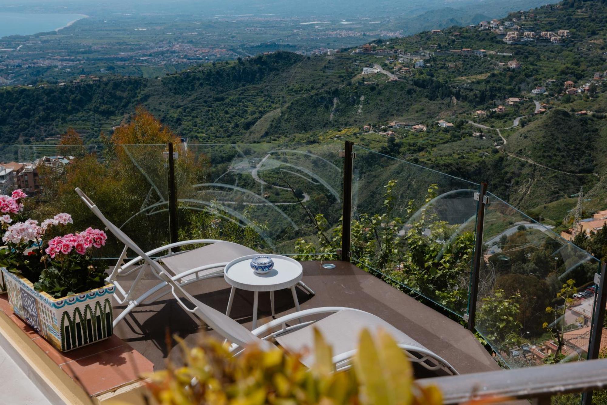 Villa Da Vinci Luxury Panoramic Apartments - Taormina Rooms Collection Exterior photo