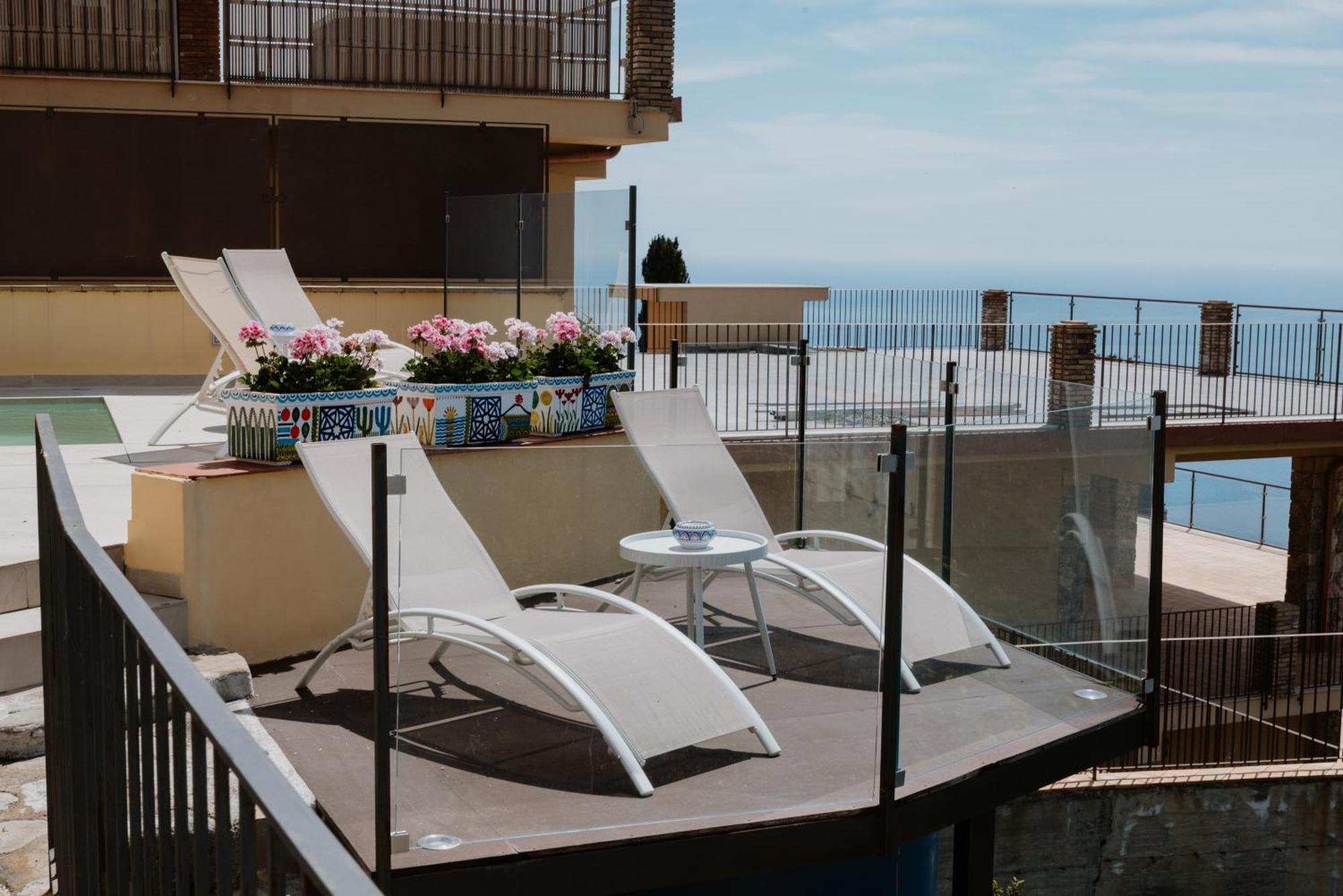 Villa Da Vinci Luxury Panoramic Apartments - Taormina Rooms Collection Exterior photo